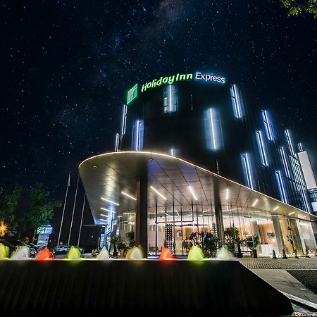 Holiday Inn Express Shanghai Songjiang Fangta By Ihg Экстерьер фото