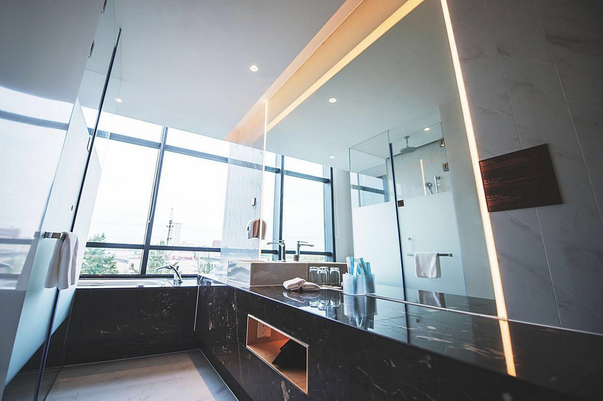 Holiday Inn Express Shanghai Songjiang Fangta By Ihg Экстерьер фото